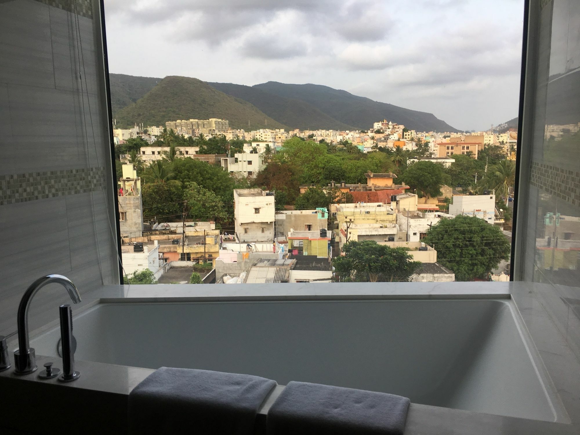 Hotel Fairfield By Marriott Visakhapatnam Exterior foto